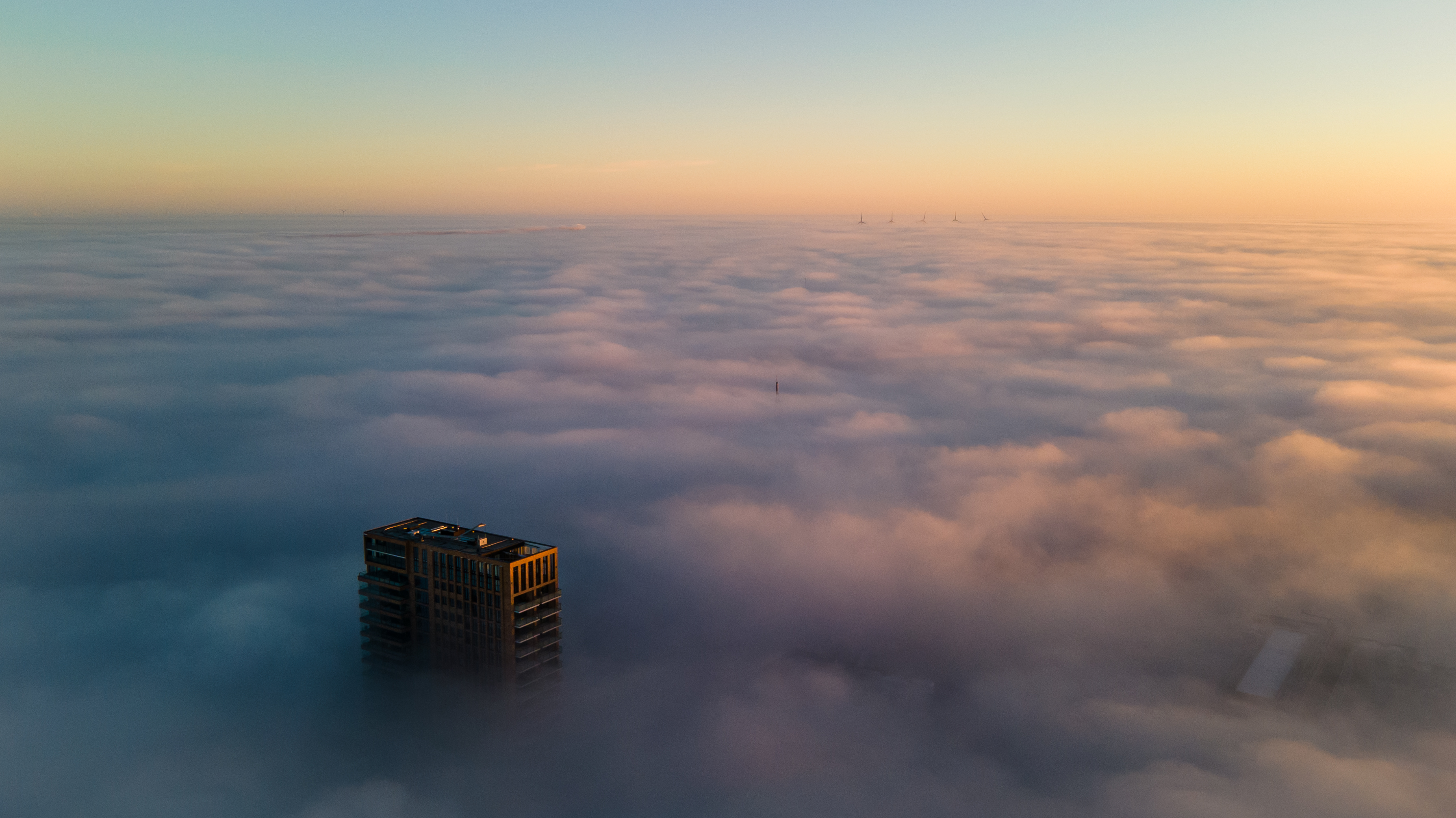Woontoren In De Mist